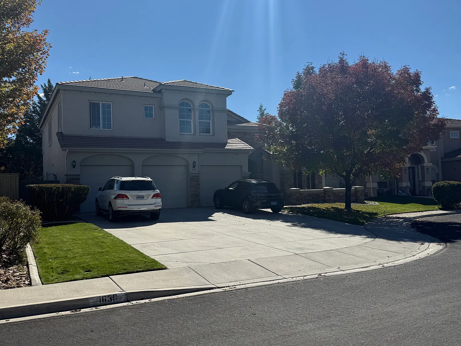 4 bed, 3240 sqft, $4,850 — Photo 2