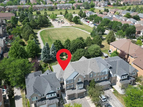 12 Stiles Ave W, Aurora, ON L4G 7N3