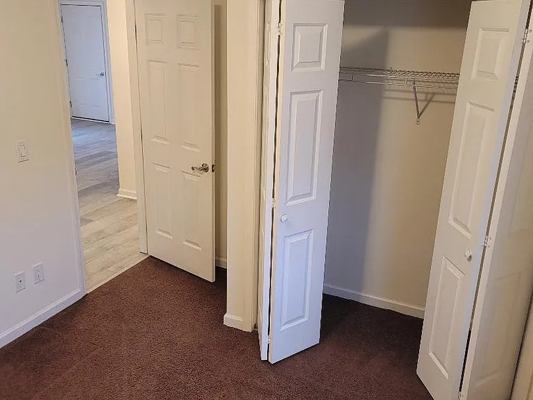 610 Maple Ave — Photo 16