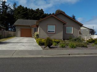 989 Seacrest Dr, Bandon, OR 97411