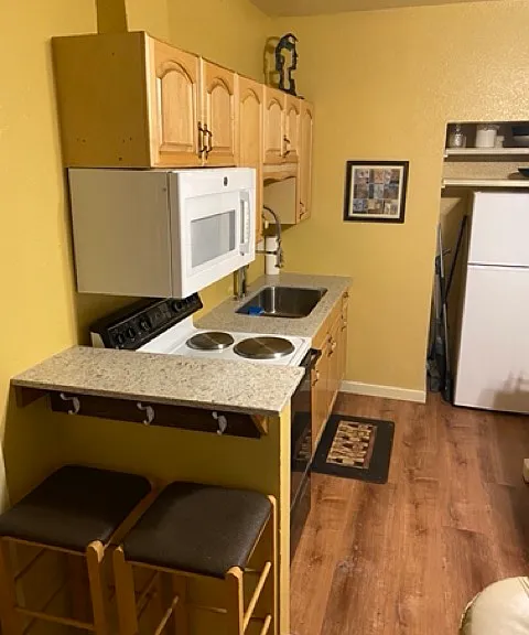 118 E Brookside St #B — Photo 3