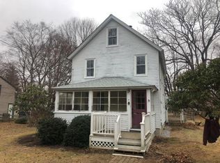 9 Cedar St, Centerbrook, CT 06409