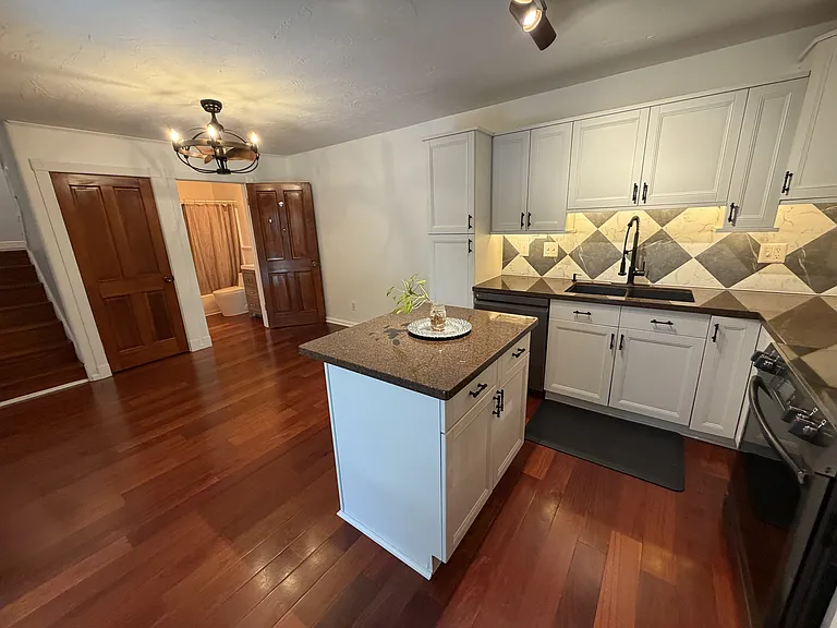 3318 Harriet Ave — Photo 9