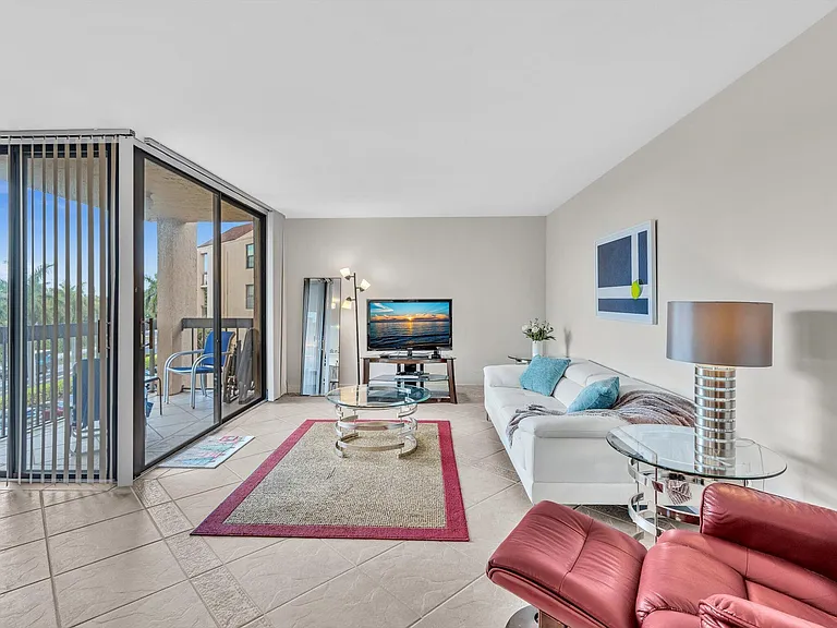 2455 Lindell Blvd #3401 — Photo 6