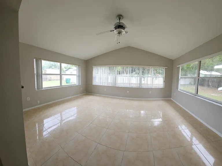 603 Powell St — Photo 11