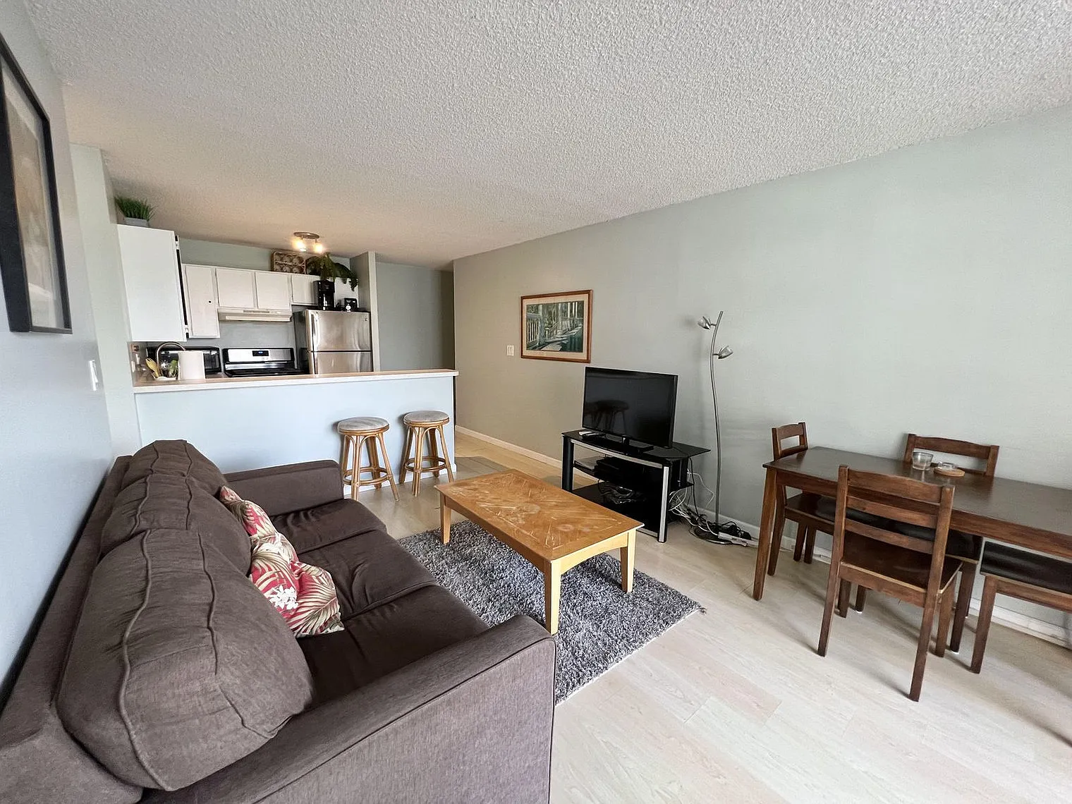1 bed, 1.0 bath, 592 sqft, $3,284 — Photo 2