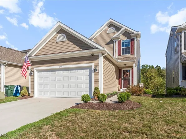 29097 Pembrooke Blvd, Olmsted Falls, OH 44138
