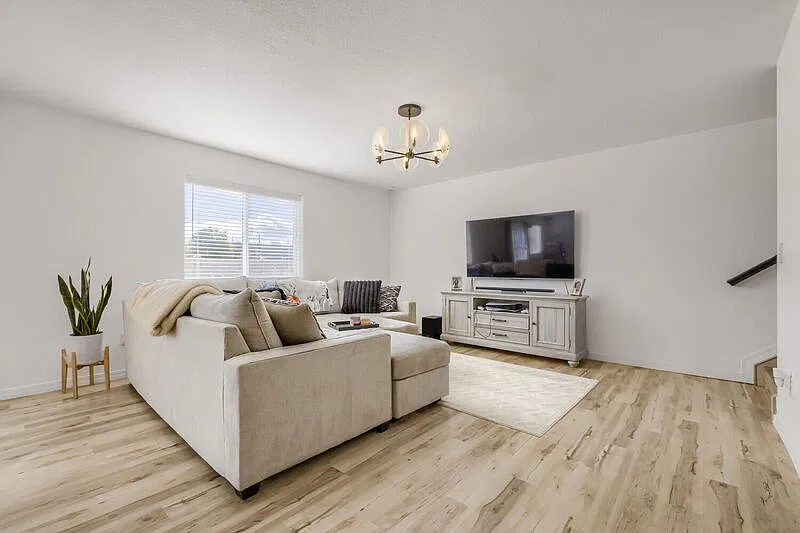 3 bed, 2.5 bath, 1838 sqft, $2,175 — Photo 4