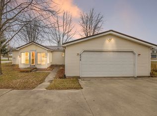 8378 E Hatchery Rd, Syracuse, IN