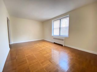 150 Smith St #1, Freeport, NY 11520