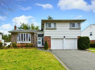 14 Clinton Ln, Jericho, NY 11753