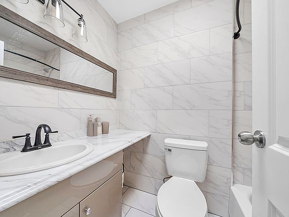 4th image of 10219 Avenue N