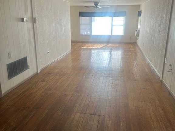 5th image of 314 S Walnut St