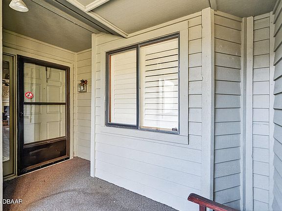5th image of 151 Deer Lake Cir