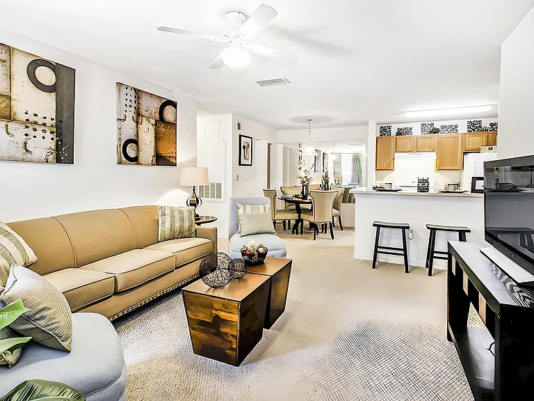 Nantucket Cove Apartments — Photo 17