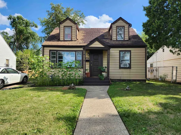 1824 Loomis St, Rockford, IL 61102