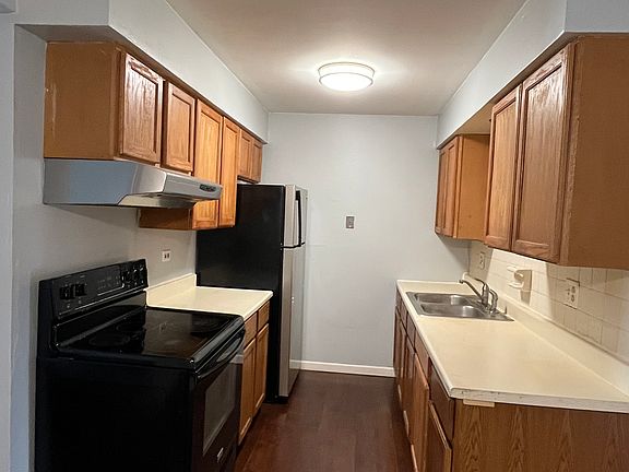 3rd image of 531 W Lies Rd