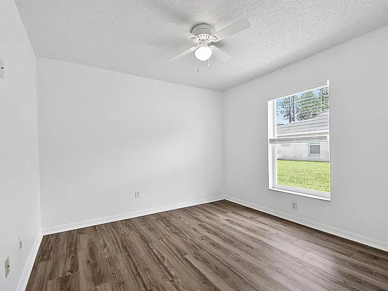 15 Renmont Ct — Photo 40