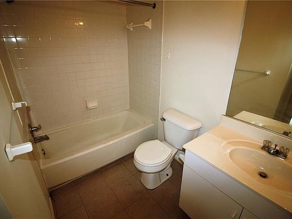 2nd image of 516 Rue Marseille