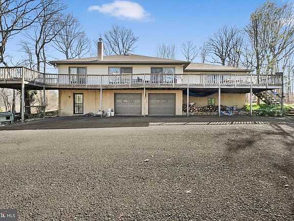 2nd image of 418 Mountainside Rd