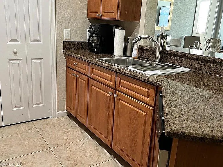 2 bed, 2.0 bath, 1181 sqft, $4,000 — Photo 4