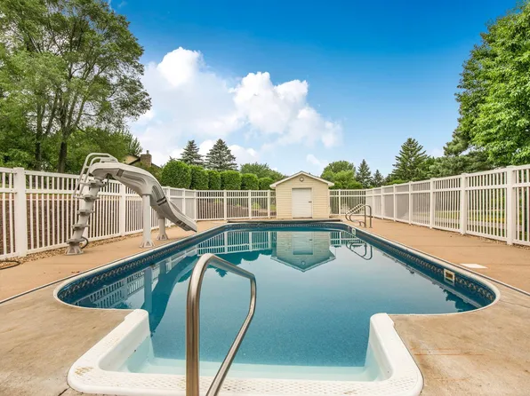 2215 Imperial Dr, Saint Cloud, MN 56301