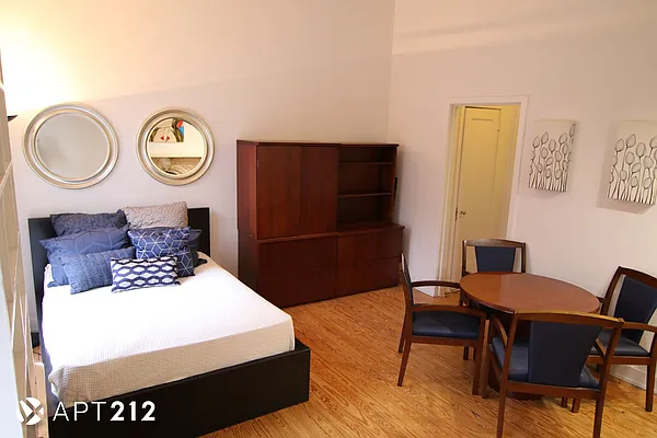 Rented by APT212 INC | media 7