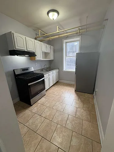 575 Grove St Photo 1