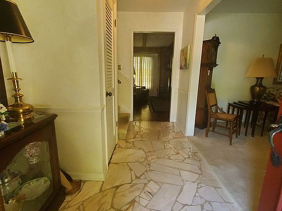 4th image of 10908 Virginia Ave