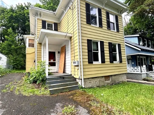 12 Arch St, Auburn, NY 13021