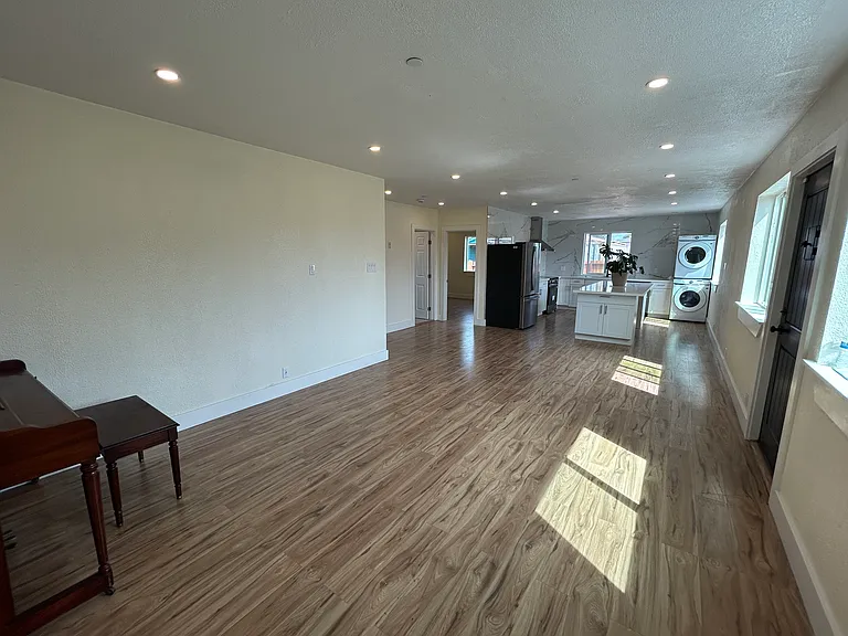 236 Vernon Ave #2 — Photo 6