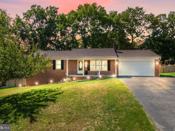 19661 Marigold Dr, Hagerstown, MD 21742
