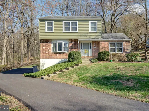 1307 Park View Ln, Downingtown, PA 19335