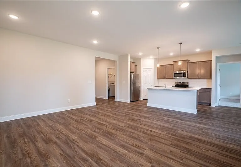 330 Creek Grove Ave — Photo 12
