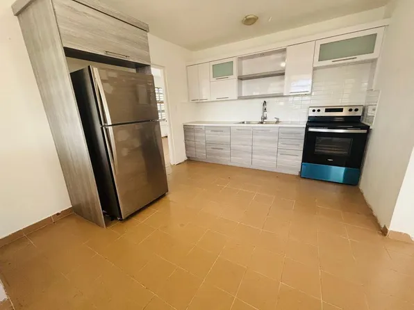 435 Villa Carolina Bloque #199-25, Carolina, PR 00985