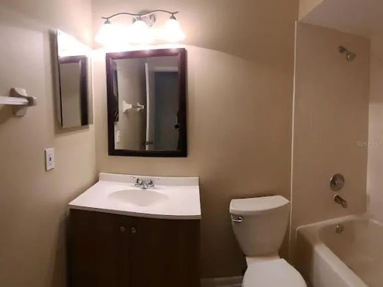 8005 Beltrees Ct — Photo 32