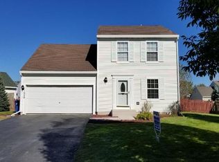 1329 Cottonwood Dr, Aurora, IL 60506