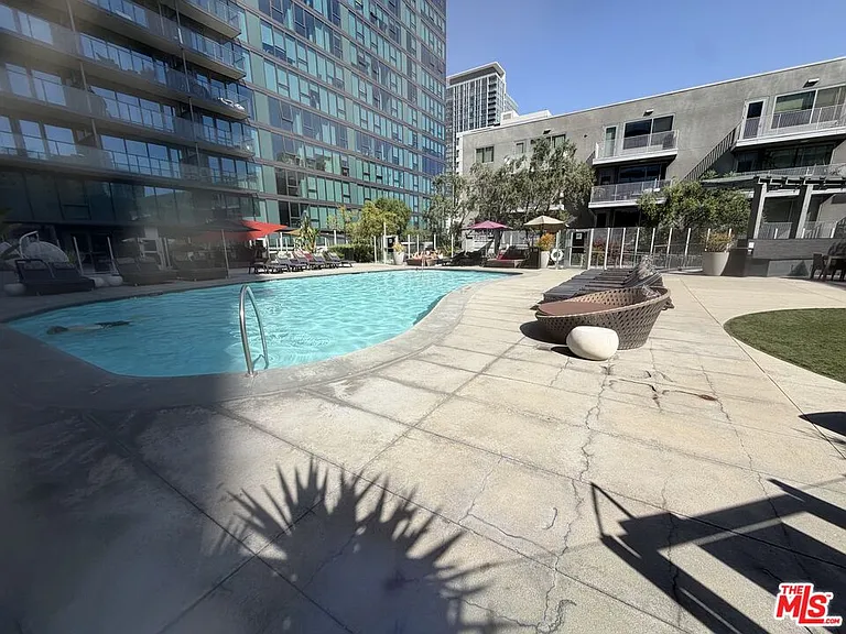 901 S Flower St #613 — Photo 39