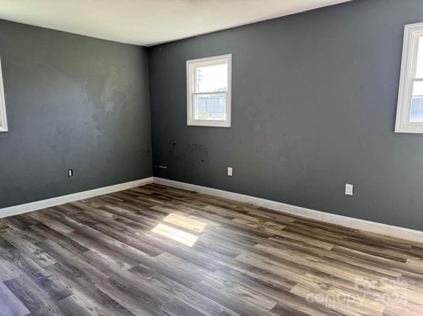 3214 28th St NE, Hickory, NC 28601