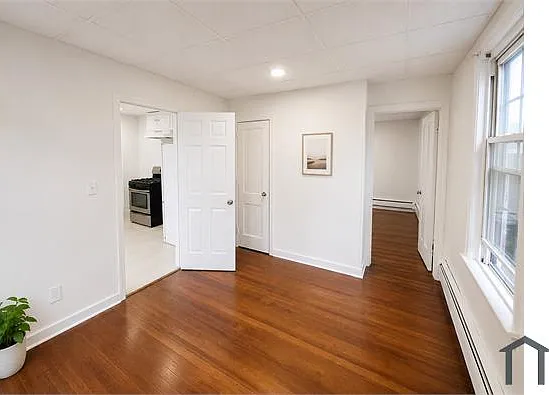 185 Cowles St #2 — Photo 4