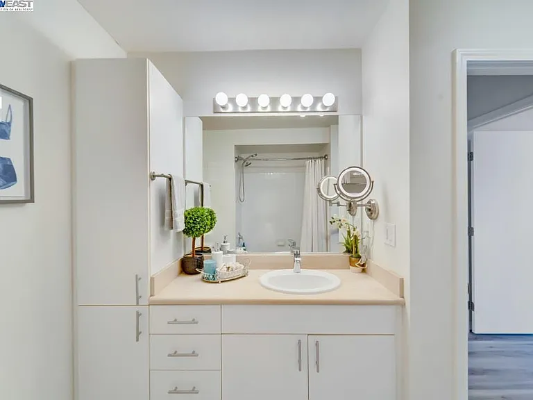 8200 Oceanview Ter #104 — Photo 4