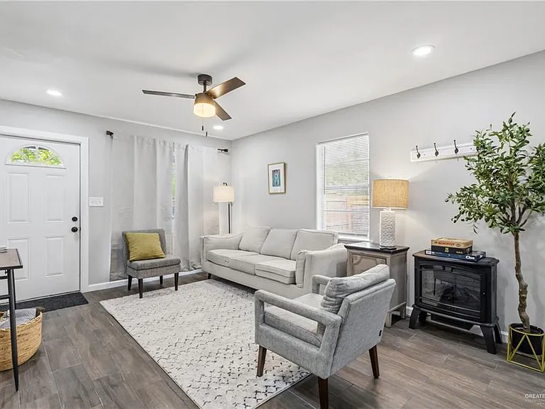 113 Cindy Ln — Photo 4