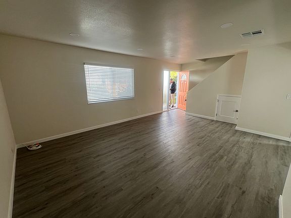 5th image of 276 16th Pl APT B