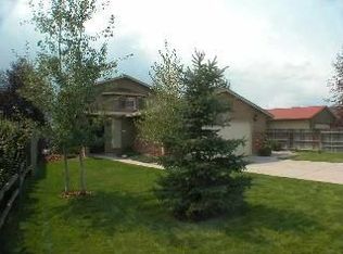 2923 Foothills Rd, Cheyenne, WY 82009