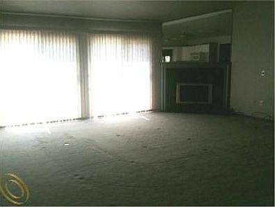 4th image of 475 Lakes Edge Dr