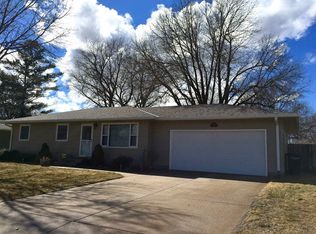 1325 Arapahoe Ave, Hastings, NE 68901