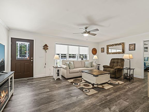 5th image of 35 Hollyfield Ct