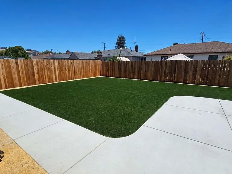 1252 Margery Ave — Photo 2