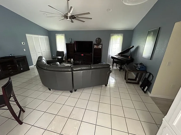 25 Fairway Rd — Photo 3
