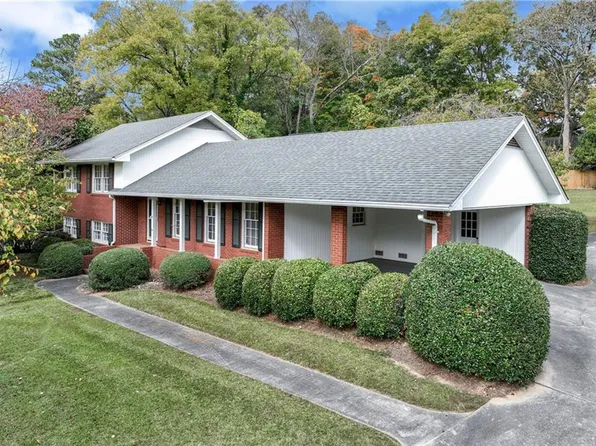 908 Holly Dr, Gainesville, GA 30501